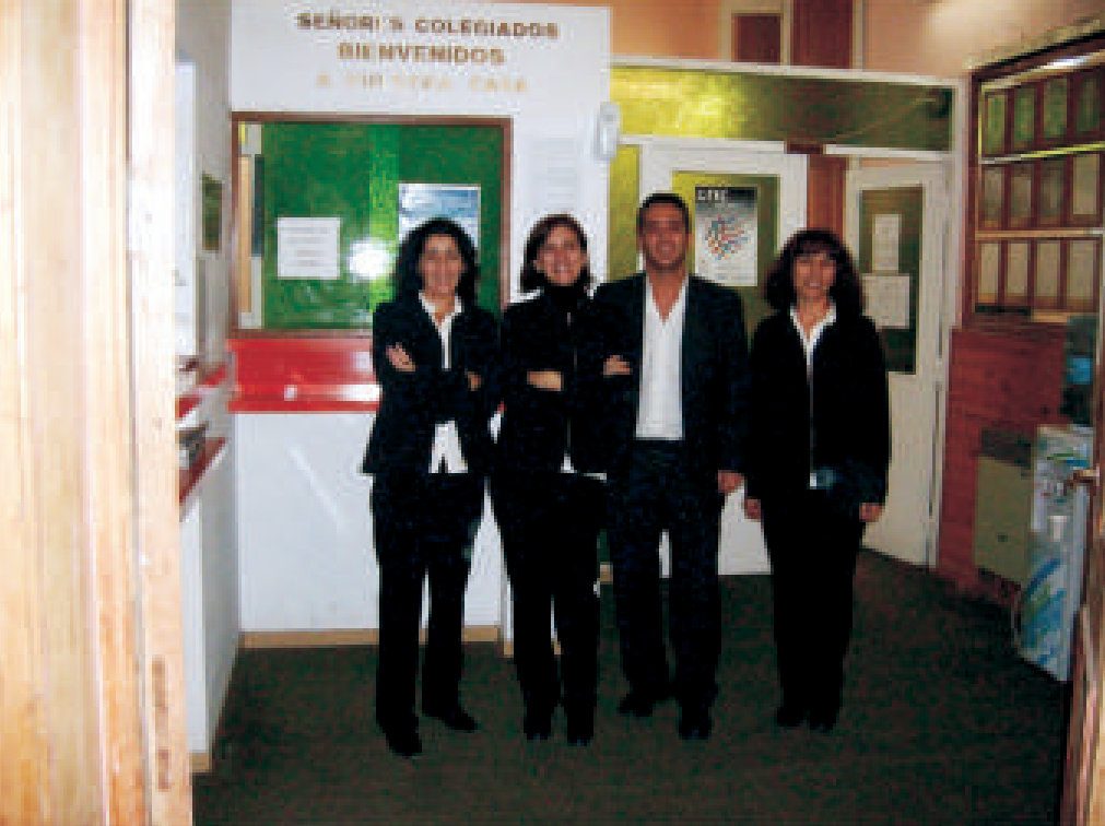 Ing. Sebastián Palese CYPE de izq a derecha Ivana, Fátima y María Esther, personal del Colegio de Ingenieros Y Técnicos de la Ingeniería de la Prov. de San Luis