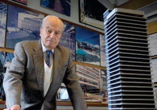 Arq. Mario Roberto Álvarez
