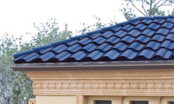 Tejado con celdas fotovoltaicas