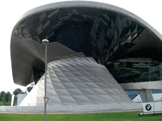 BMW Welt (2001-2007), exhibición, eventos y centro de distribución