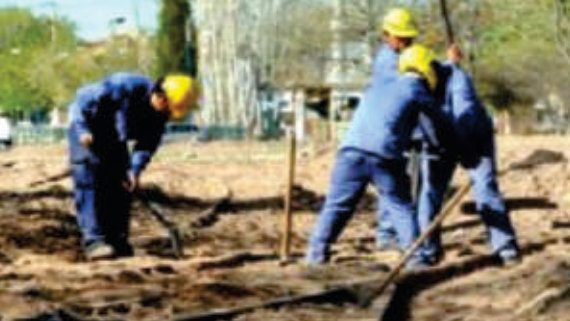 Los trenes y el corredor vial