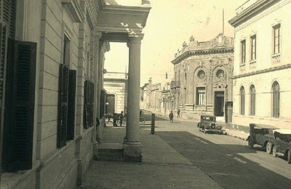 Toda la historia en una esquina