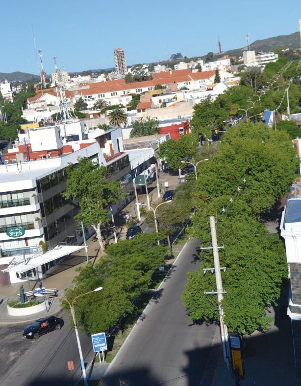 Av. Arturo U. Illia - 2014