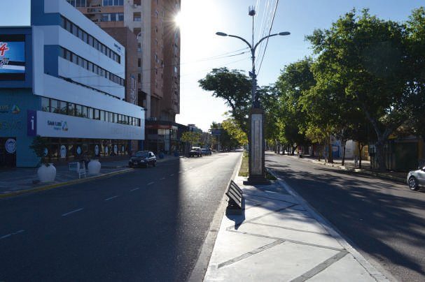 Av. Arturo U. Illia - 2014