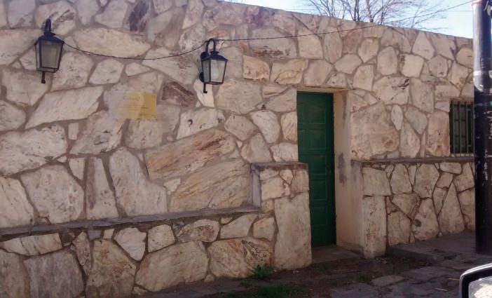 Un paisaje de piedra y oro