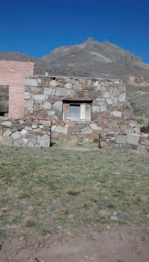 Un paisaje de piedra y oro