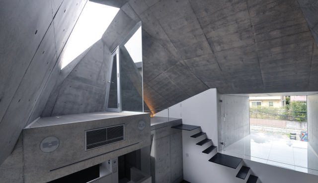 Entre caverna y catedral zen