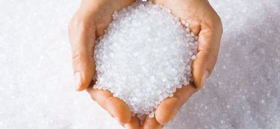 Un material con mayúsculas