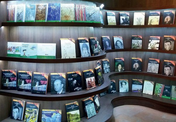 Diseño del mobiliario destinado a la biblioteca
