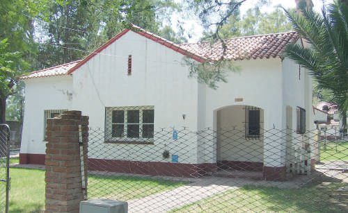 Vivienda que integra el barrio de Los Cuarteles, inaugurado en enero de 1942 junto a la Guarnición Militar.