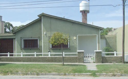 Frente de una de las viviendas en el B° Sosa Loyola