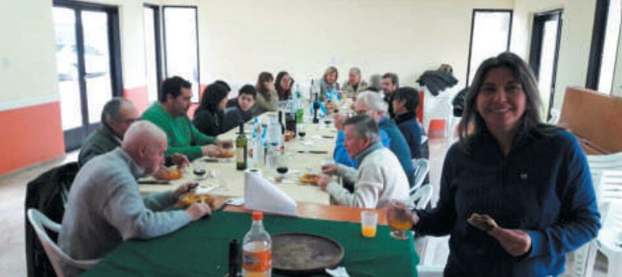 Locro de camaradería festejando el 25 de Mayo