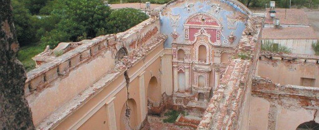 Un templo que resiste a los hombres y a la naturaleza