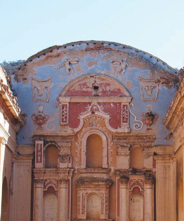 Un templo que resiste a los hombres y a la naturaleza