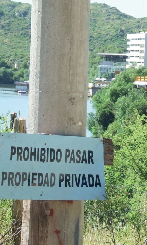 Las márgenes del dique Potrero de los Funes, como nunca antes las conocimos.