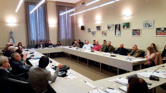 Reunión del Consejo Universitario en el Ministerio de Educación