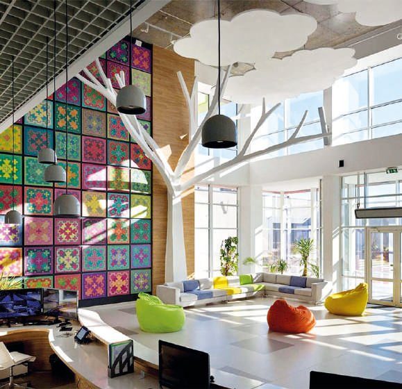 Escuela Novopechersk, Canadá