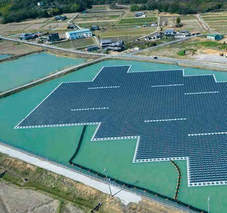 Planta solar flotante de 2.870,28 kWp en dos balsas de riego cerca de la ciudad de Takaoka, en la prefectura de Hyogo, Kansai, Japón.