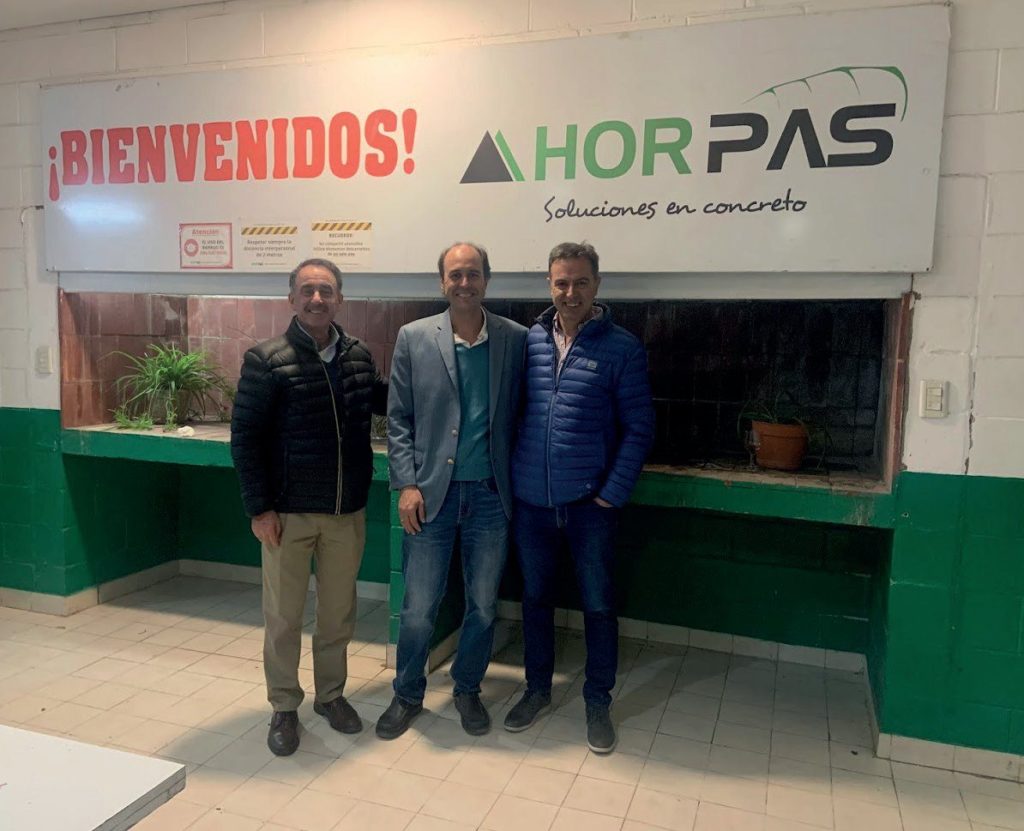 Enrique Kenny, director ejecutivo de la AAHE, Ing. Maximiliano Segerer, titular de la consultora CDH, Sergio Finelli, gerente de Horpas.