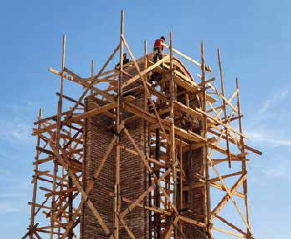 Proceso de construcción. Andamios de madera